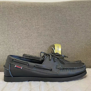 Chaussures bateau élégant et classe en cuir de vache pour homme